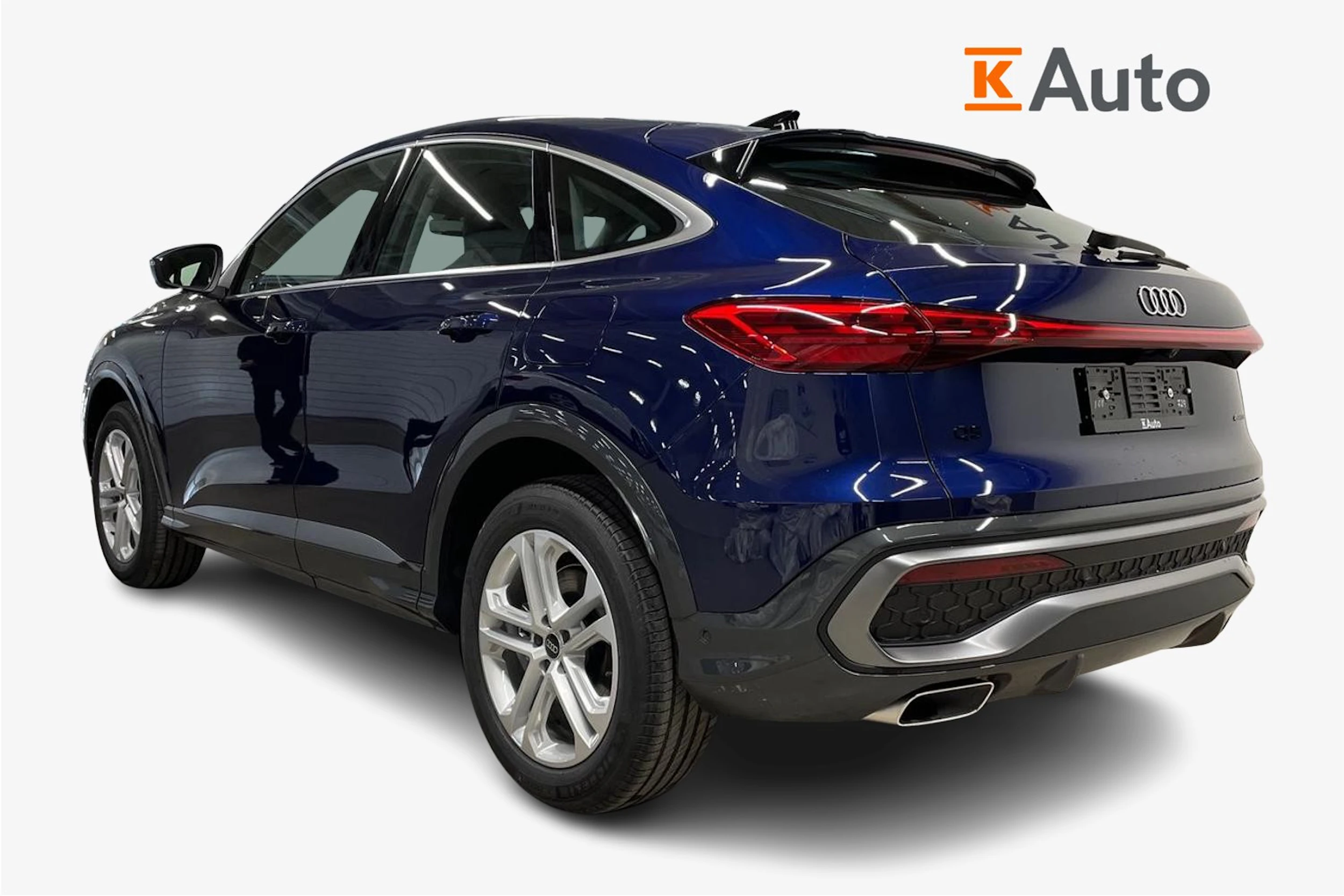 sininen Audi Q5 2025 kuva 2.
