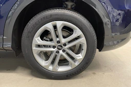 sininen Audi Q5 2025 kuva 10.