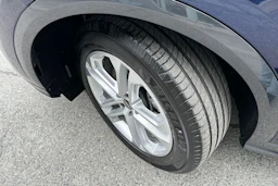 sininen Audi Q5 2025 kuva 10.