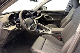 harmaa Audi Q5 2025 kuva 6.