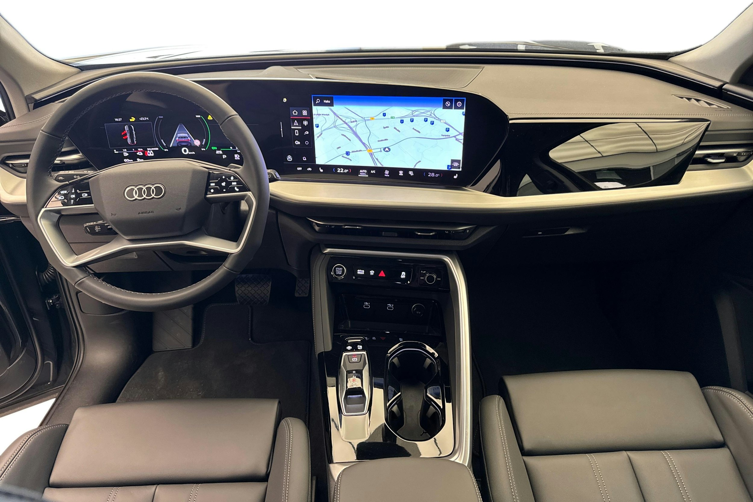 harmaa Audi Q5 2025 kuva 7.