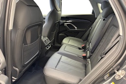 harmaa Audi Q5 2025 kuva 8.