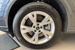 harmaa Audi Q5 2025 kuva 10.