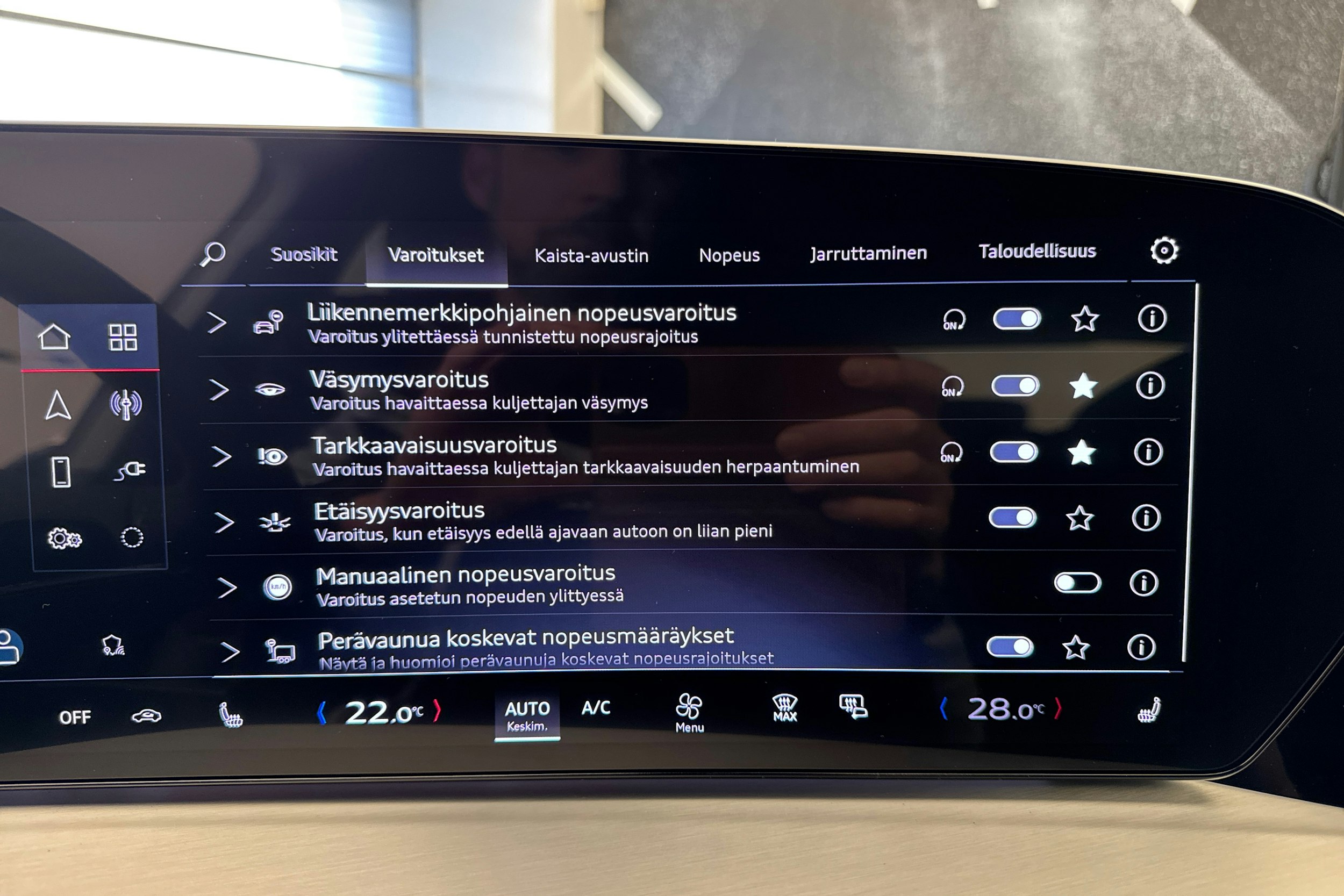 harmaa Audi Q5 2025 kuva 11.