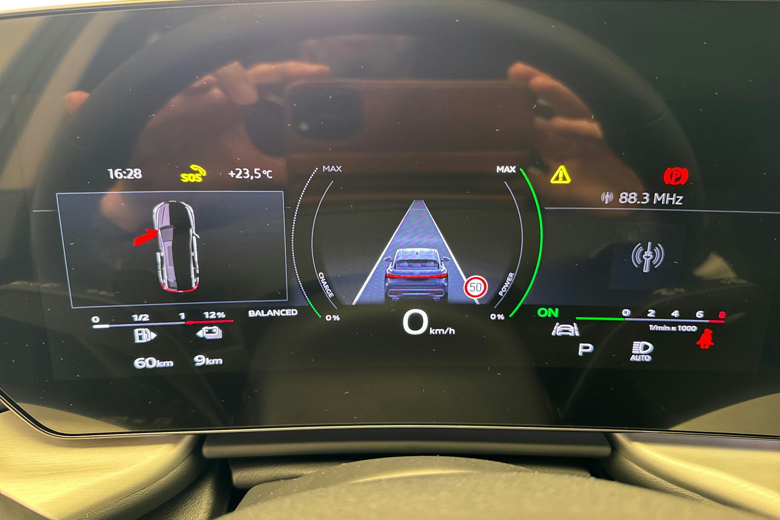 harmaa Audi Q5 2025 kuva 12.