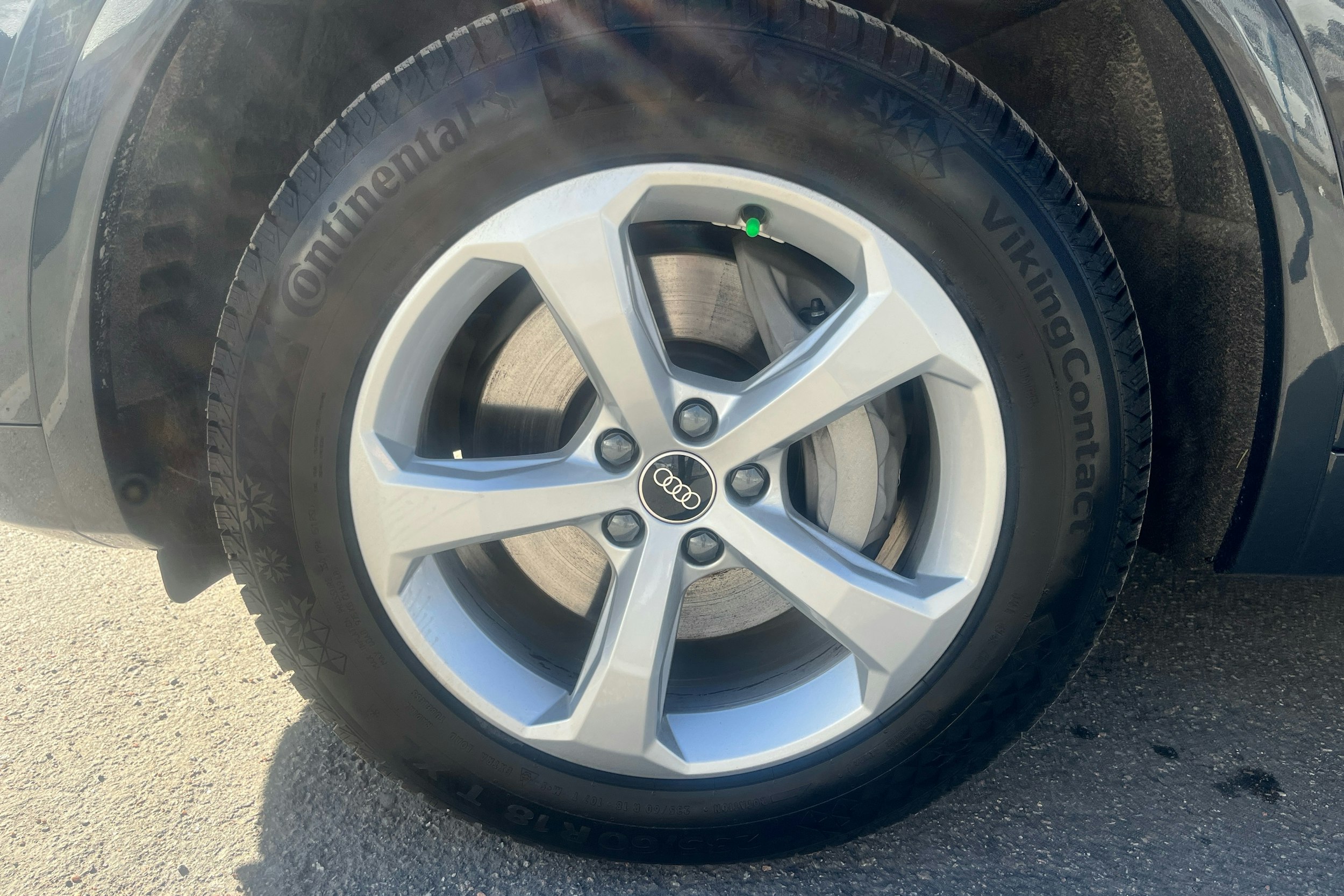 Harmaa Audi Q5 2025 kuva 9.