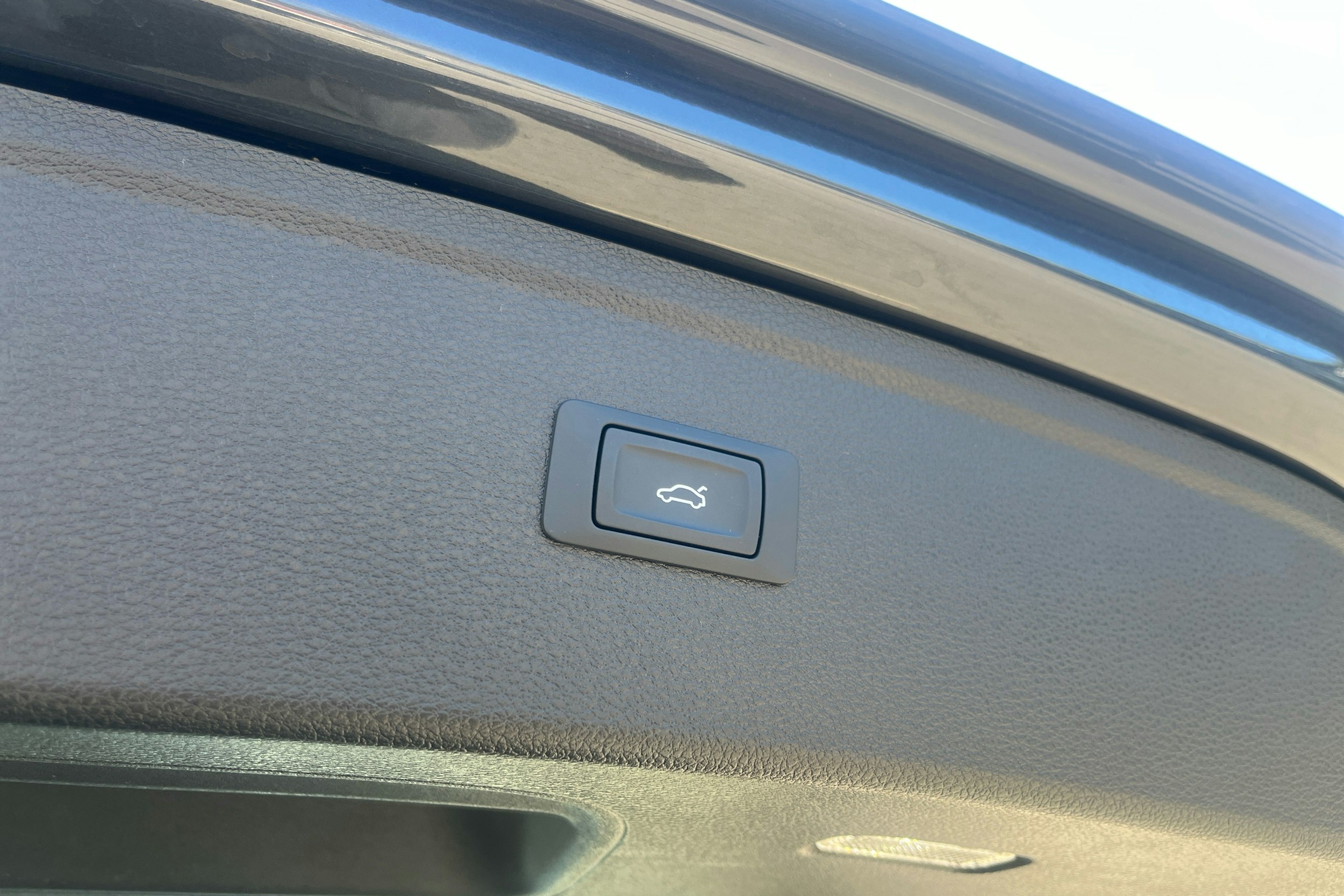 Harmaa Audi Q5 2025 kuva 14.