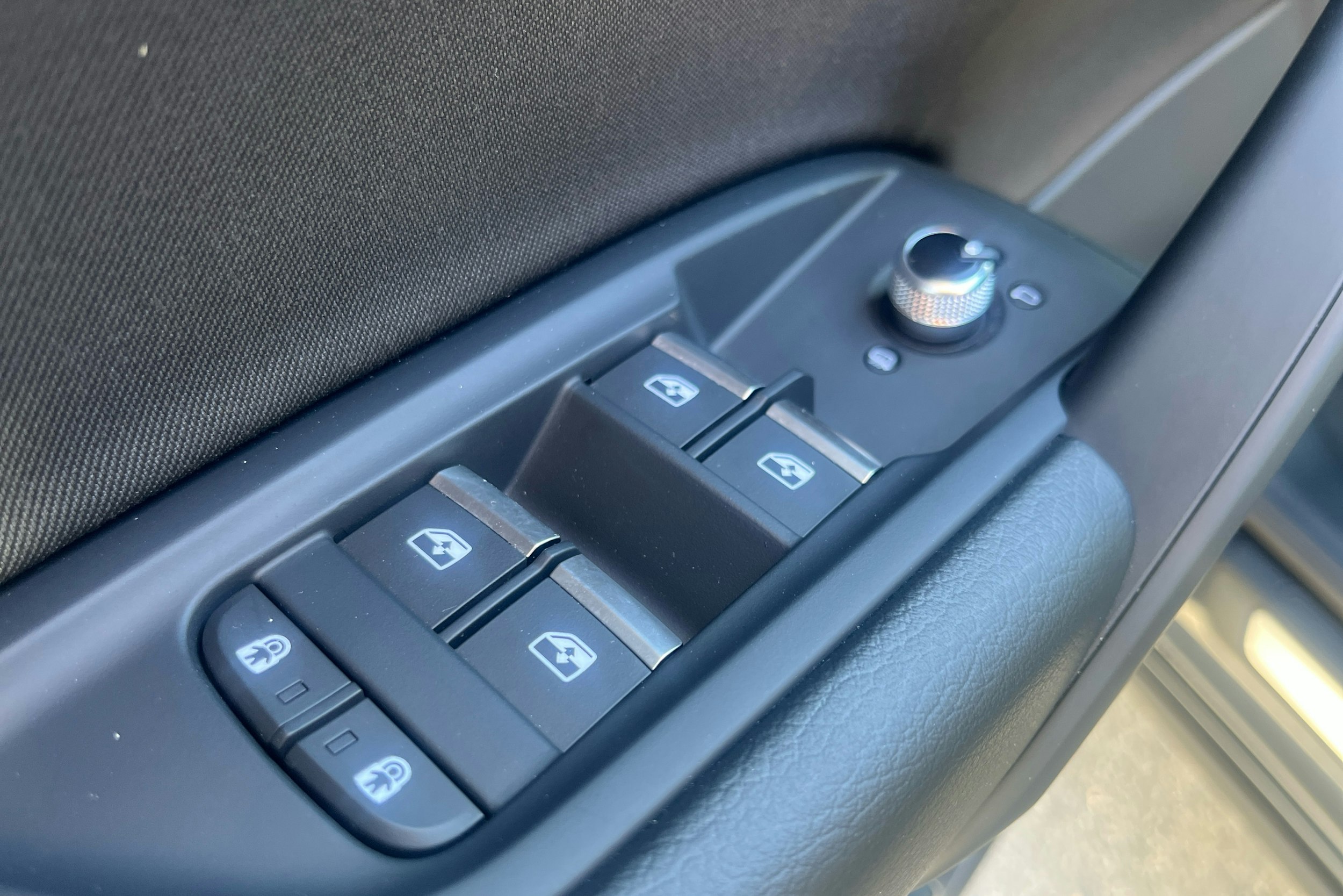 Harmaa Audi Q5 2025 kuva 15.