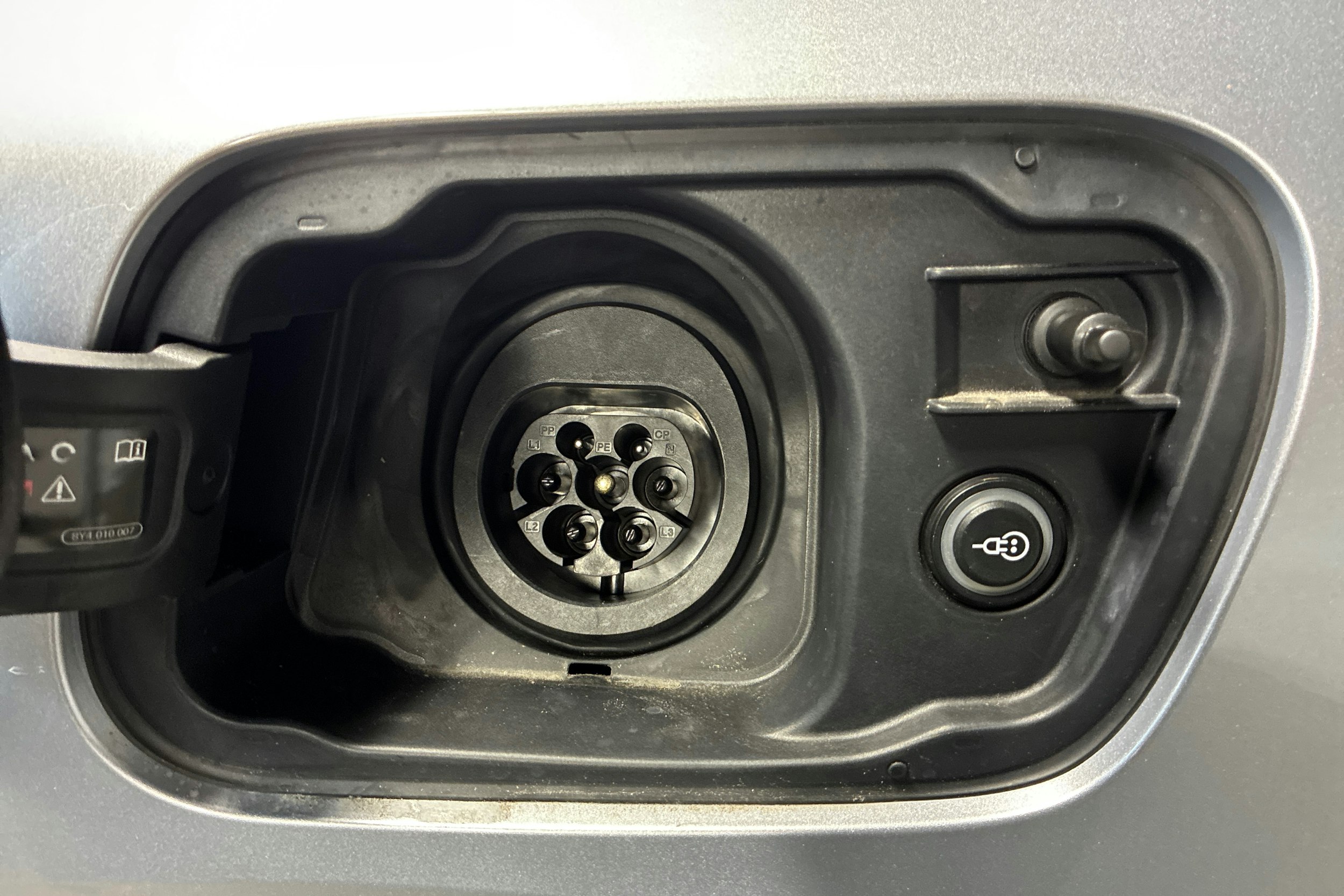 harmaa Audi Q5 2025 kuva 15.
