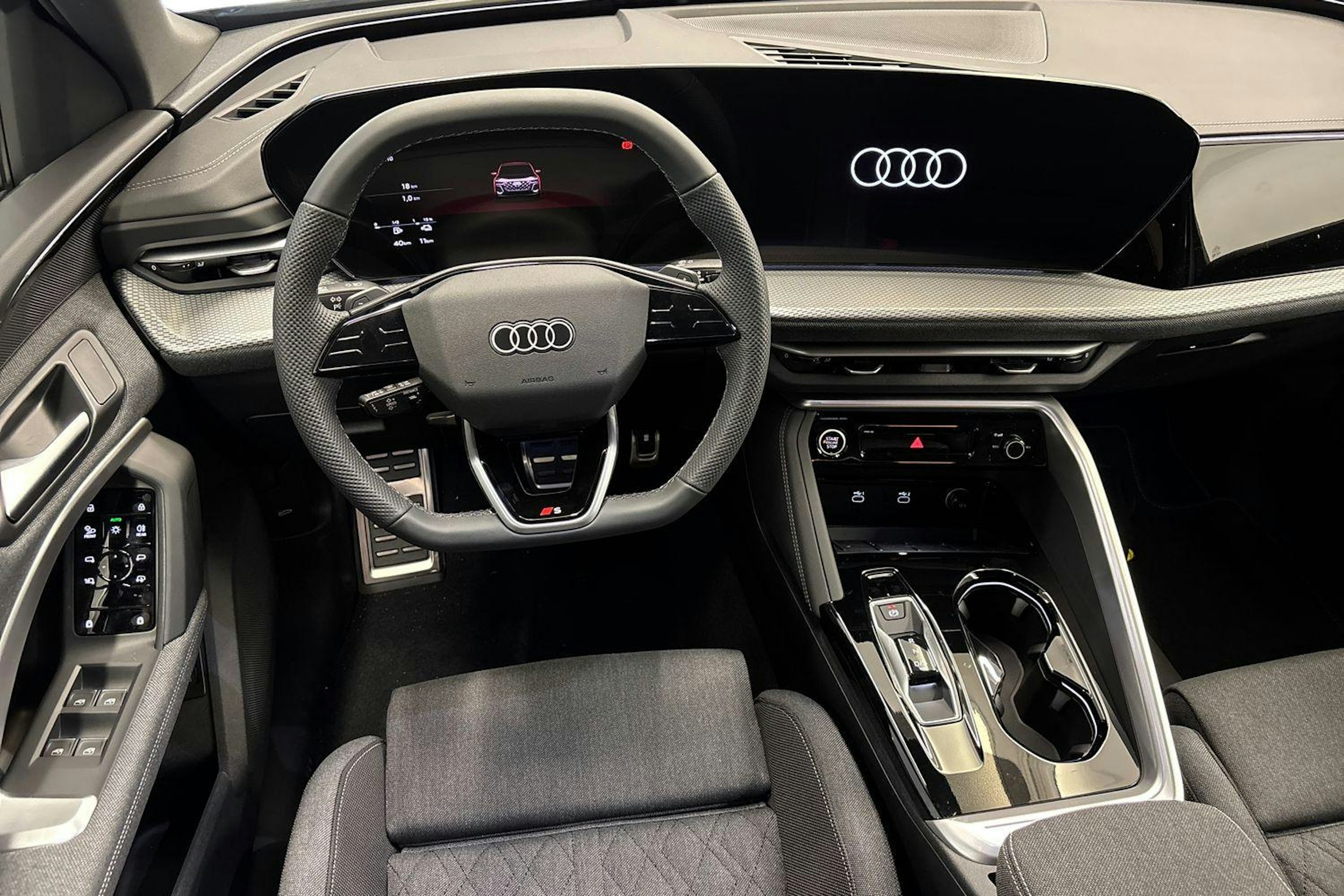 met. harmaa Audi Q5 2025 kuva 7.