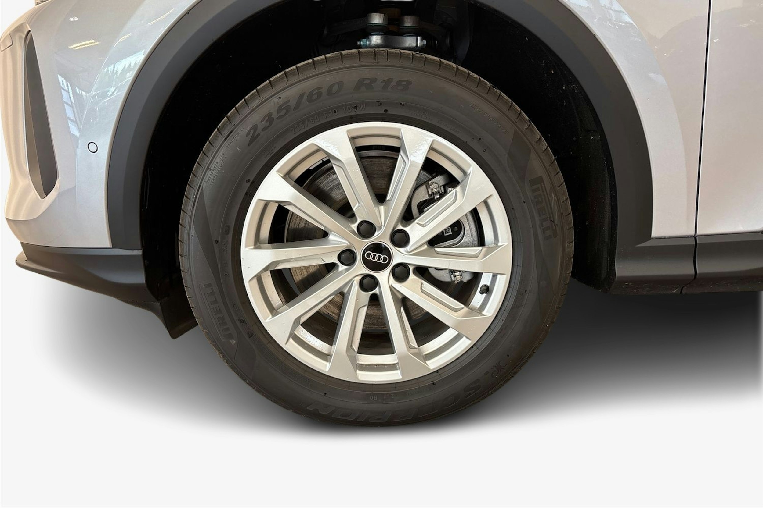 met. harmaa Audi Q5 2025 kuva 9.