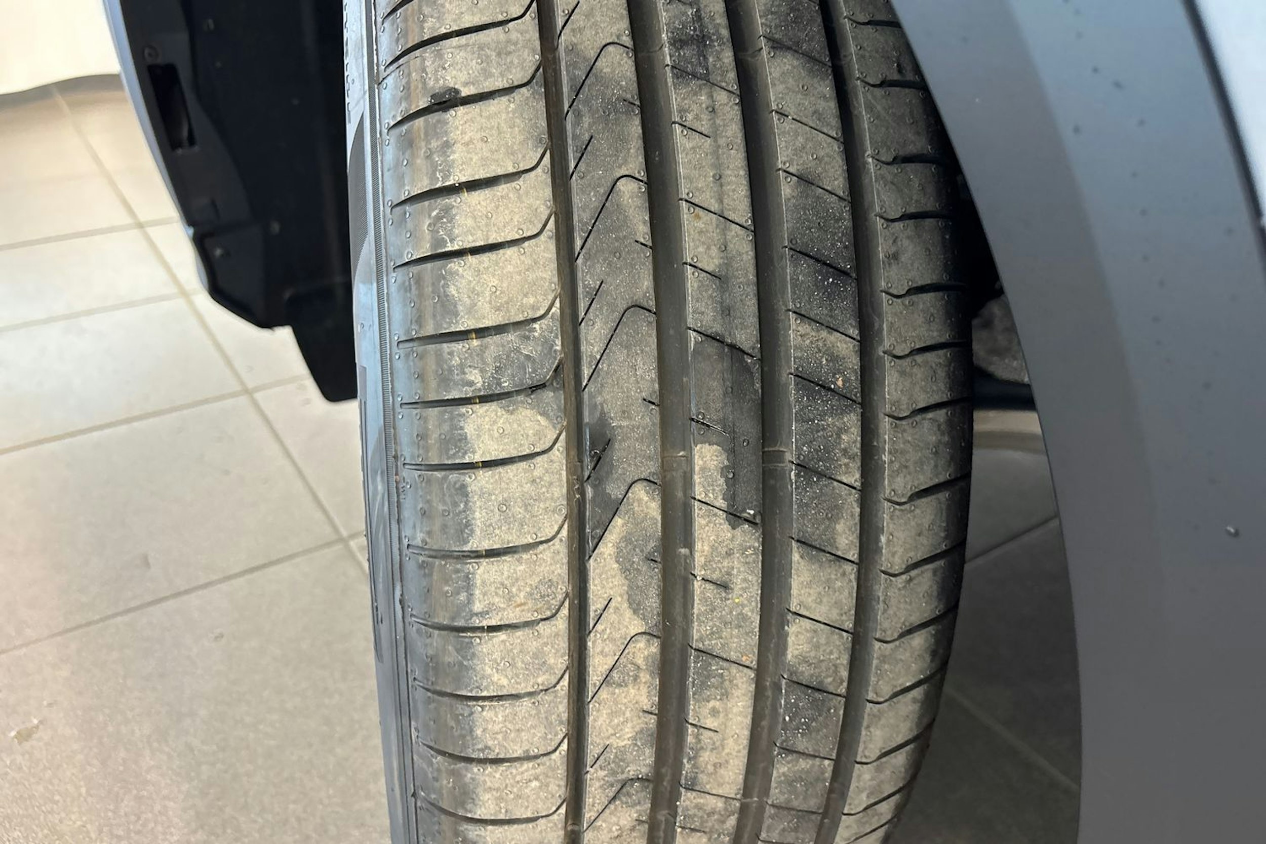 met. harmaa Audi Q5 2025 kuva 10.