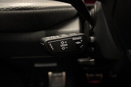 met. harmaa Audi Q5 2025 kuva 16.