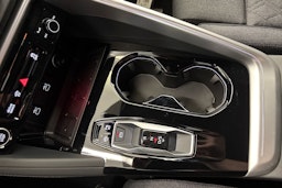met. harmaa Audi Q5 2025 kuva 18.