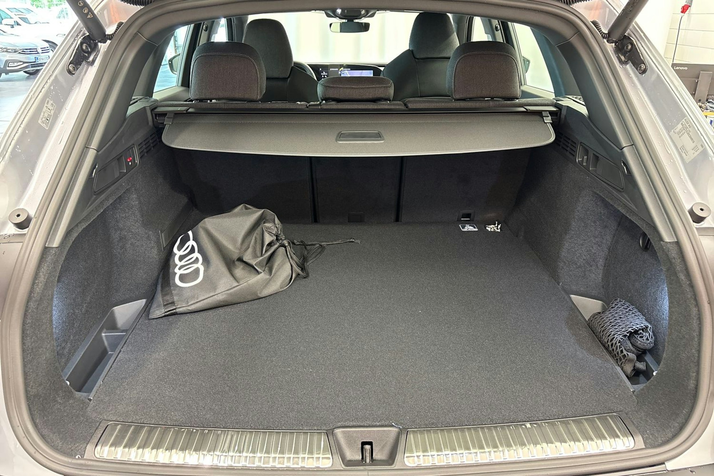 met. harmaa Audi Q5 2025 kuva 22.