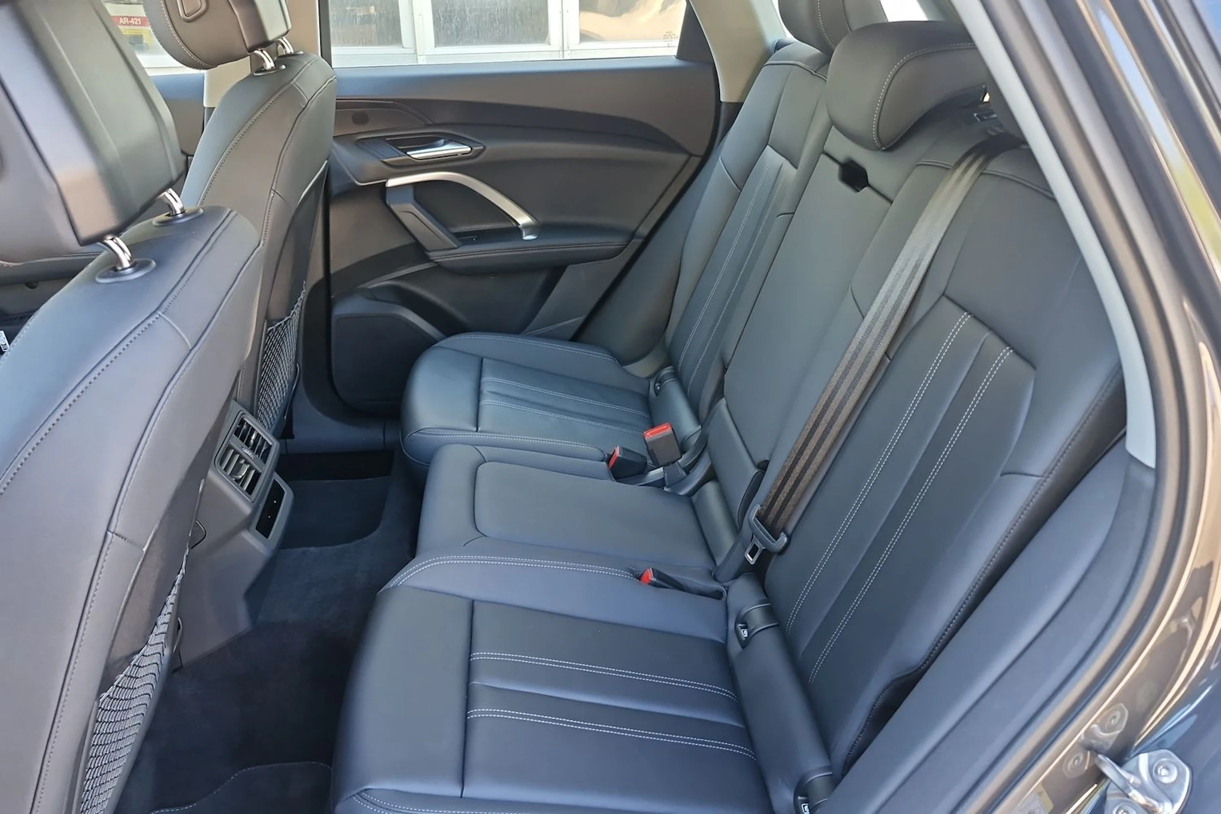 harmaa Audi Q5 2025 kuva 11.