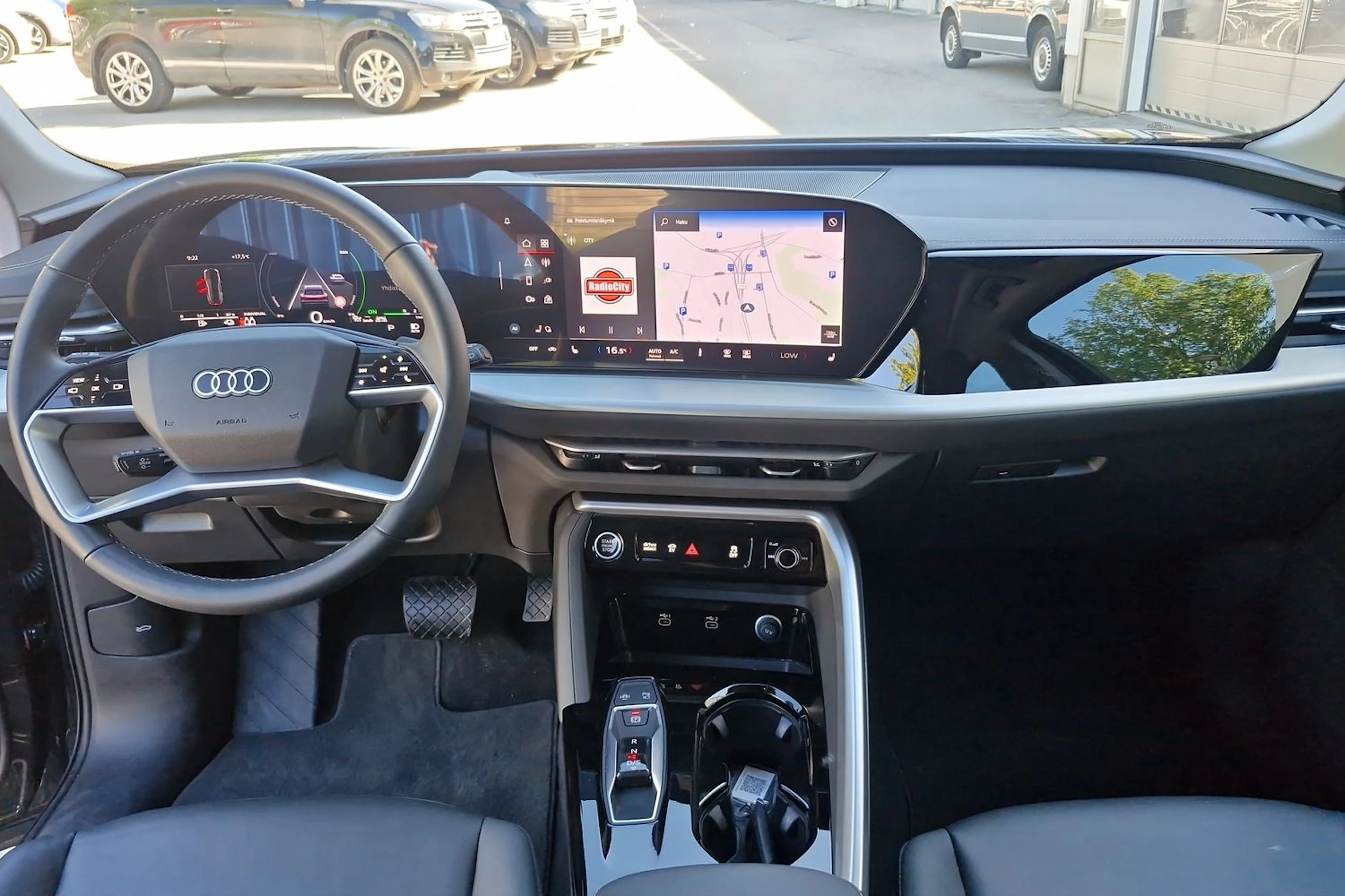 harmaa Audi Q5 2025 kuva 12.