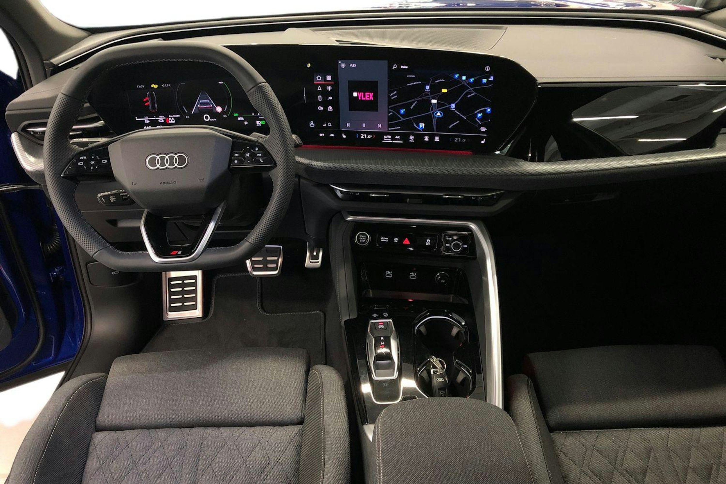 met. sininen Audi Q5 2025 kuva 7.