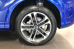 met. sininen Audi Q5 2025 kuva 10.