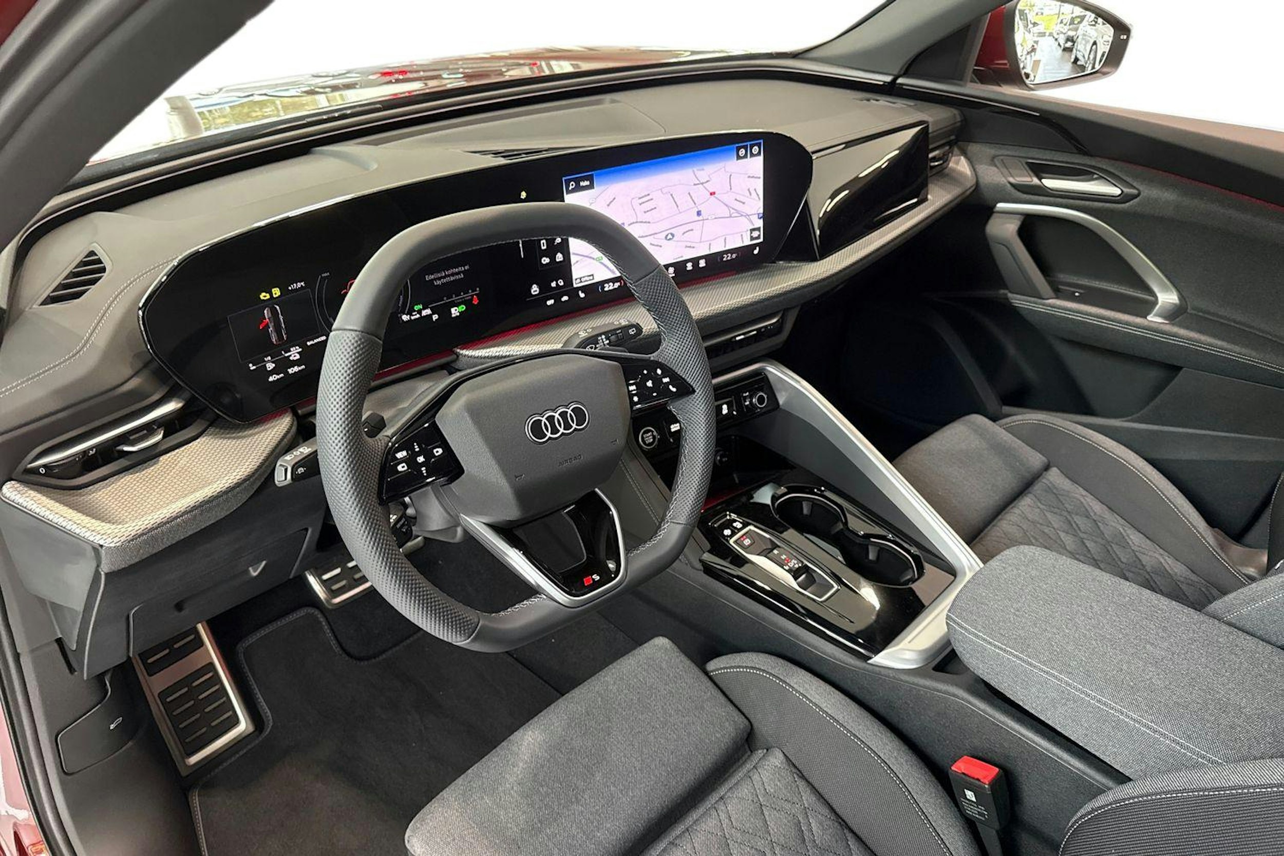 met. punainen Audi Q5 2025 kuva 6.