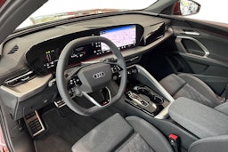 met. punainen Audi Q5 2025 kuva 6.