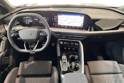 met. punainen Audi Q5 2025 kuva 7.