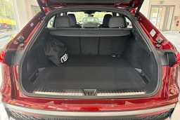 met. punainen Audi Q5 2025 kuva 18.
