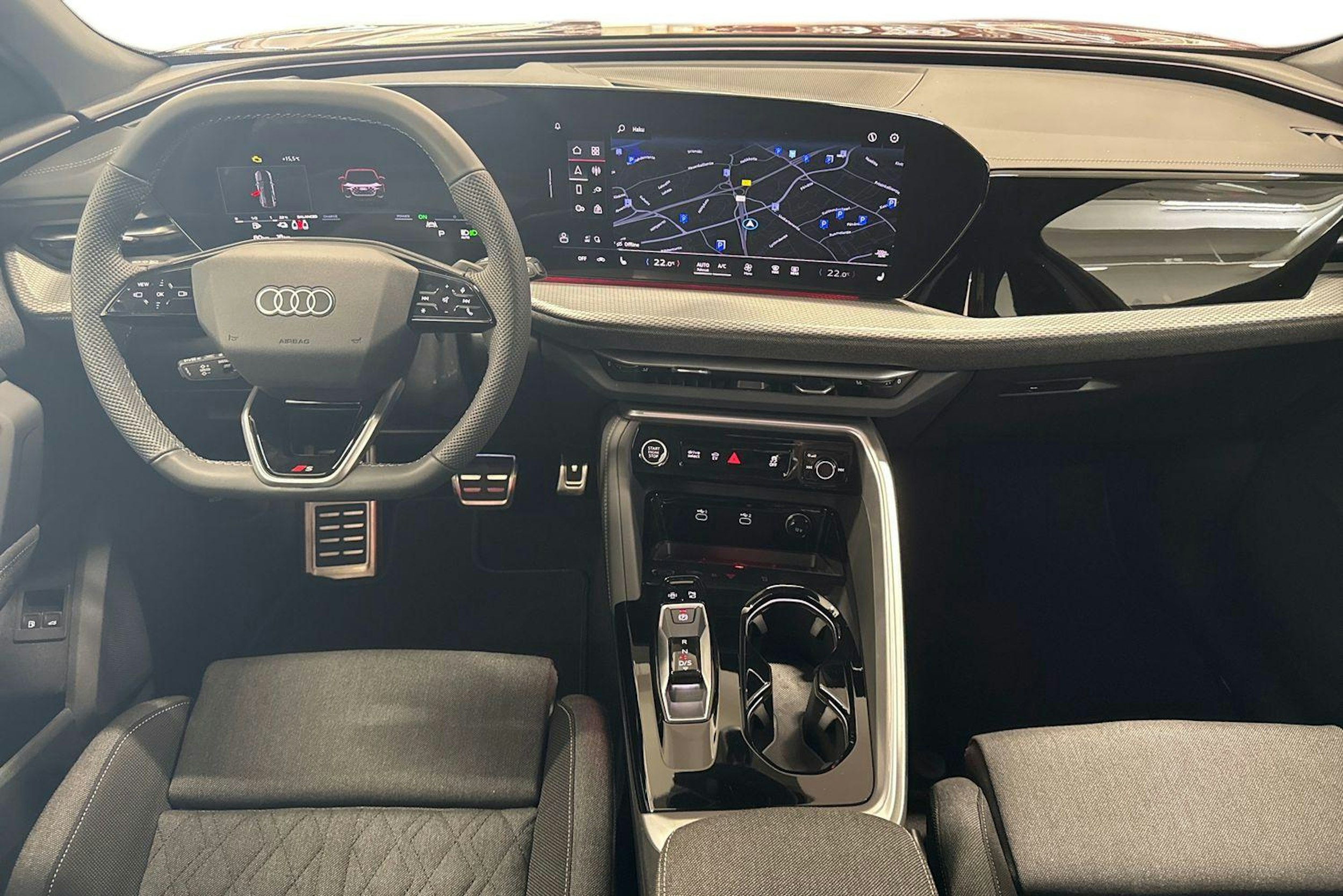 met. punainen Audi Q5 2025 kuva 7.