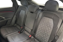 met. punainen Audi Q5 2025 kuva 8.