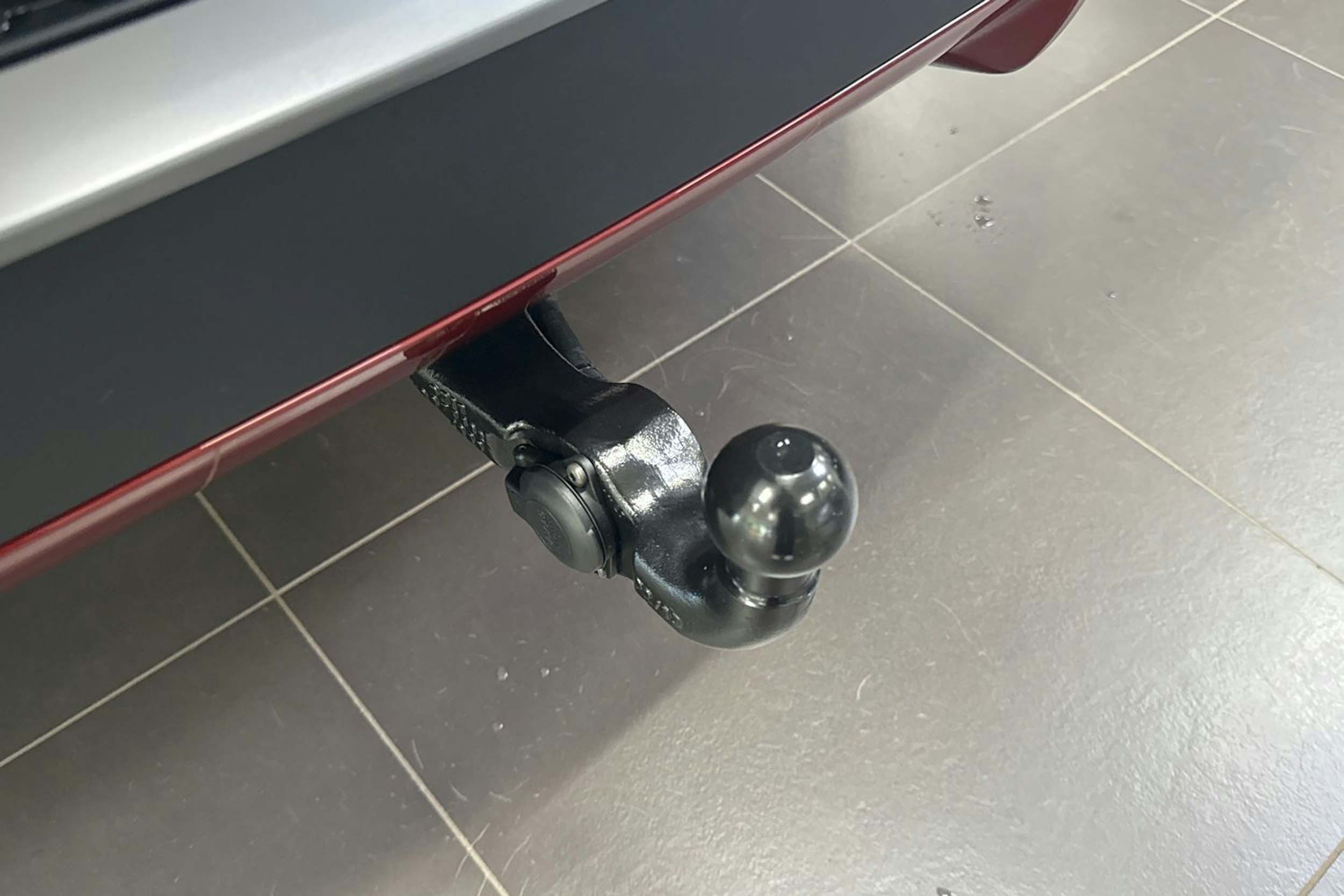 met. punainen Audi Q5 2025 kuva 12.