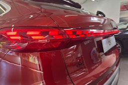 met. punainen Audi Q5 2025 kuva 15.