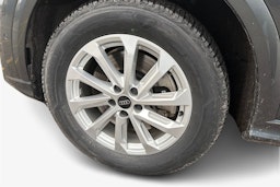 harmaa Audi Q5 2025 kuva 9.