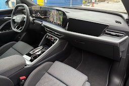 harmaa Audi Q5 2025 kuva 13.