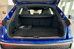 met. sininen Audi Q5 2025 kuva 11.