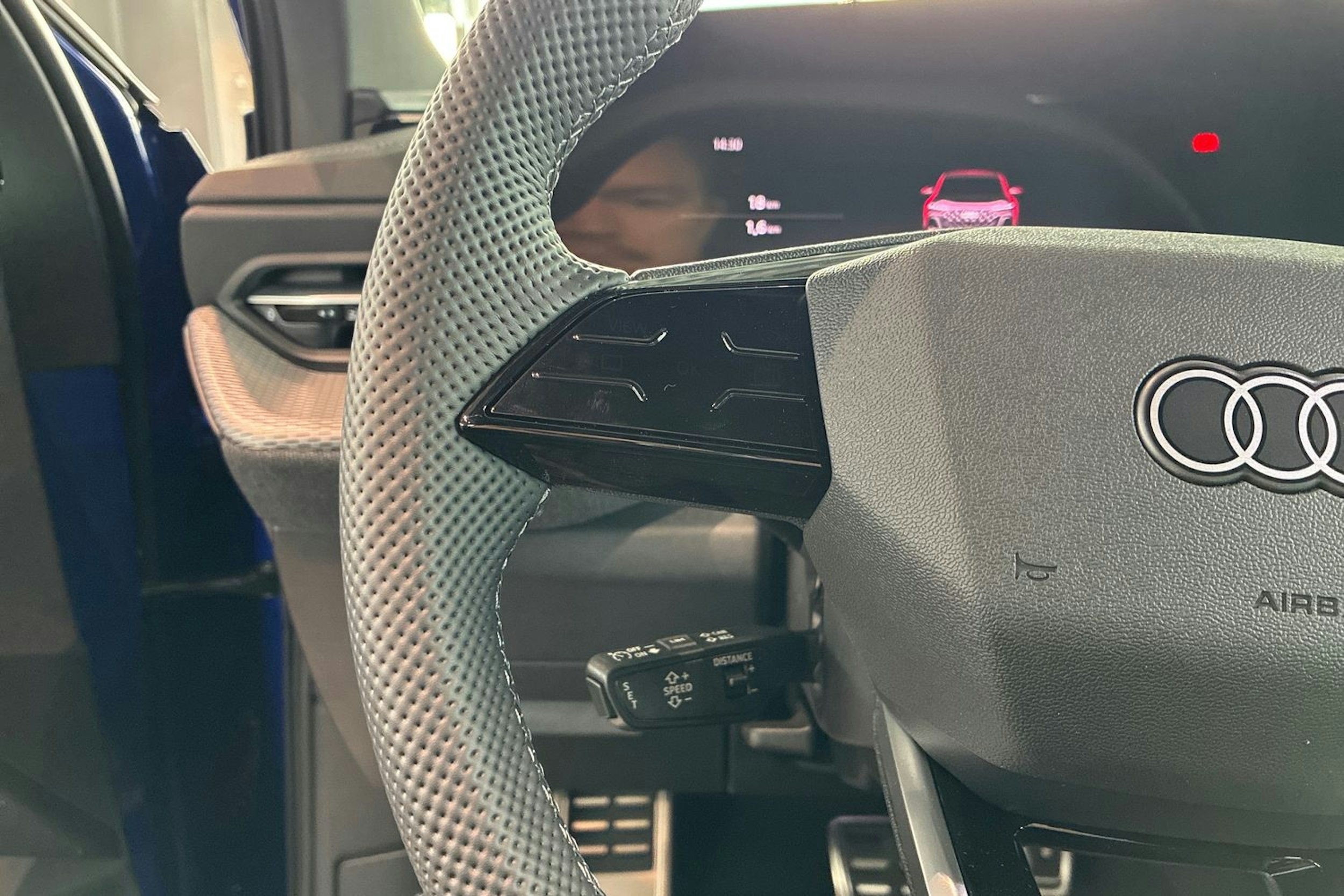 met. sininen Audi Q5 2025 kuva 13.