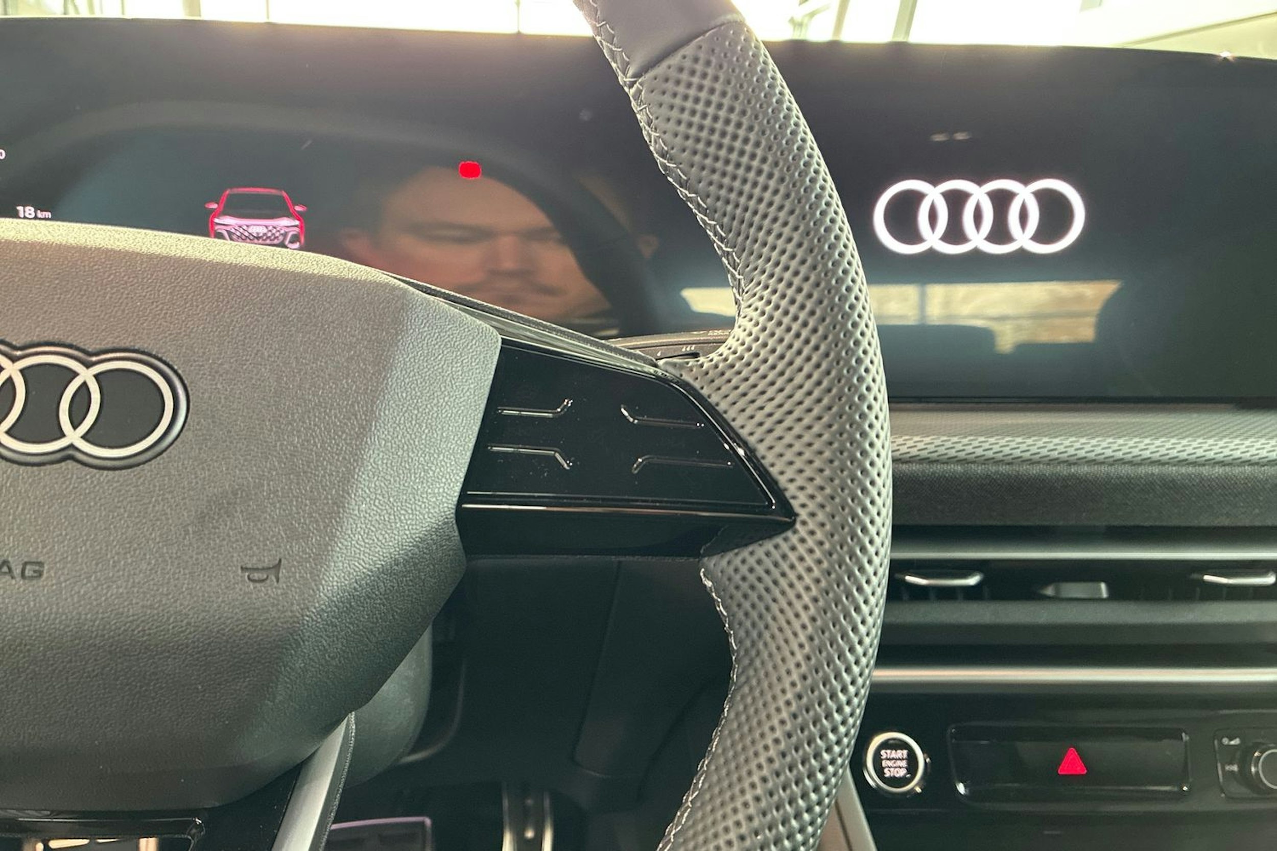 met. sininen Audi Q5 2025 kuva 14.