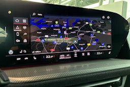 met. sininen Audi Q5 2025 kuva 15.