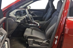 grenadine punainen Audi Q5 2025 kuva 3.