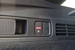 grenadine punainen Audi Q5 2025 kuva 13.