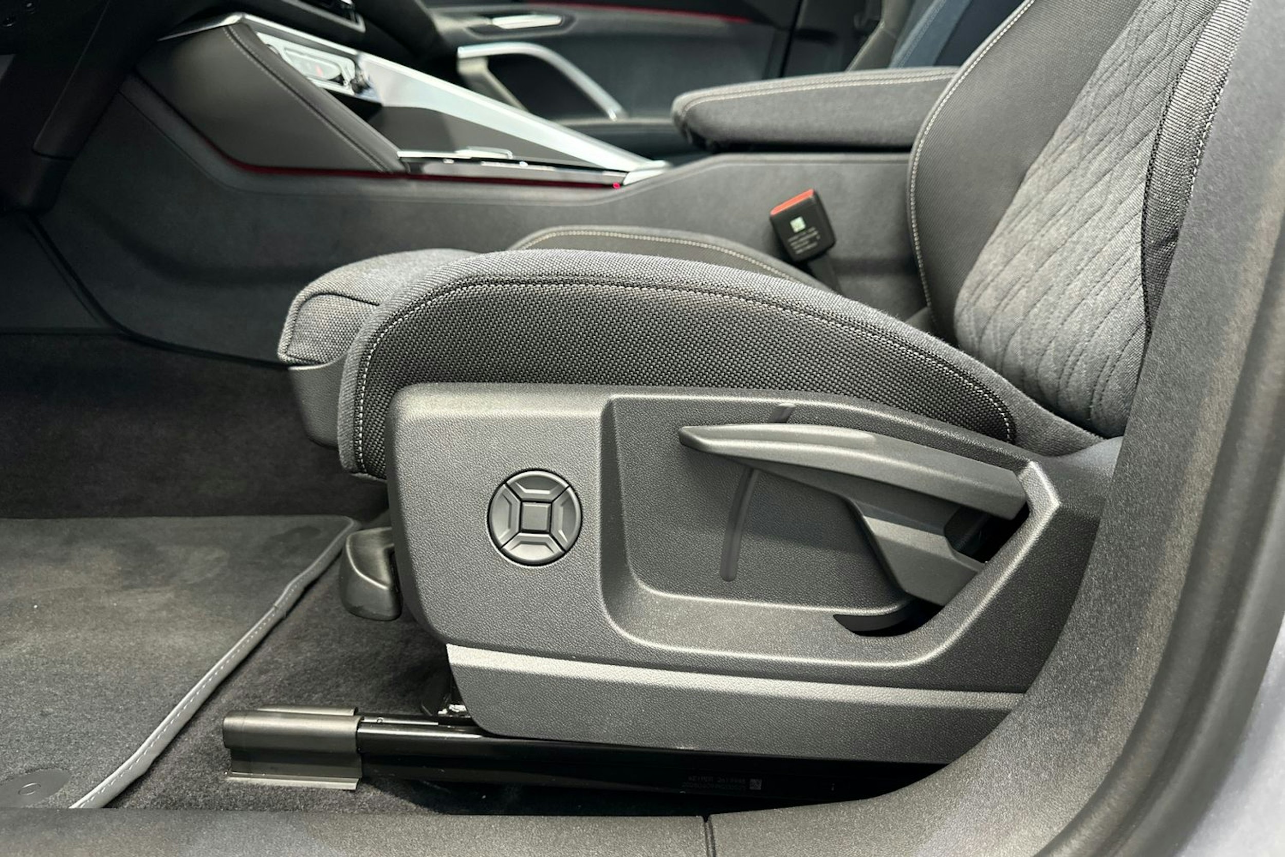 florett hopea Audi Q5 2025 kuva 7.
