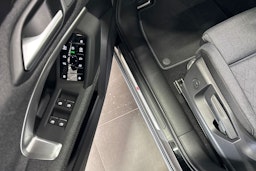 musta Audi Q5 2025 kuva 14.