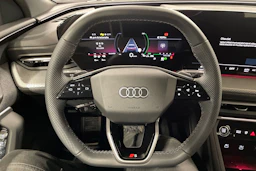 punainen Audi Q5 2025 kuva 13.
