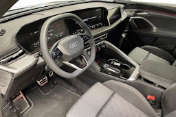 musta Audi Q5 2025 kuva 7.