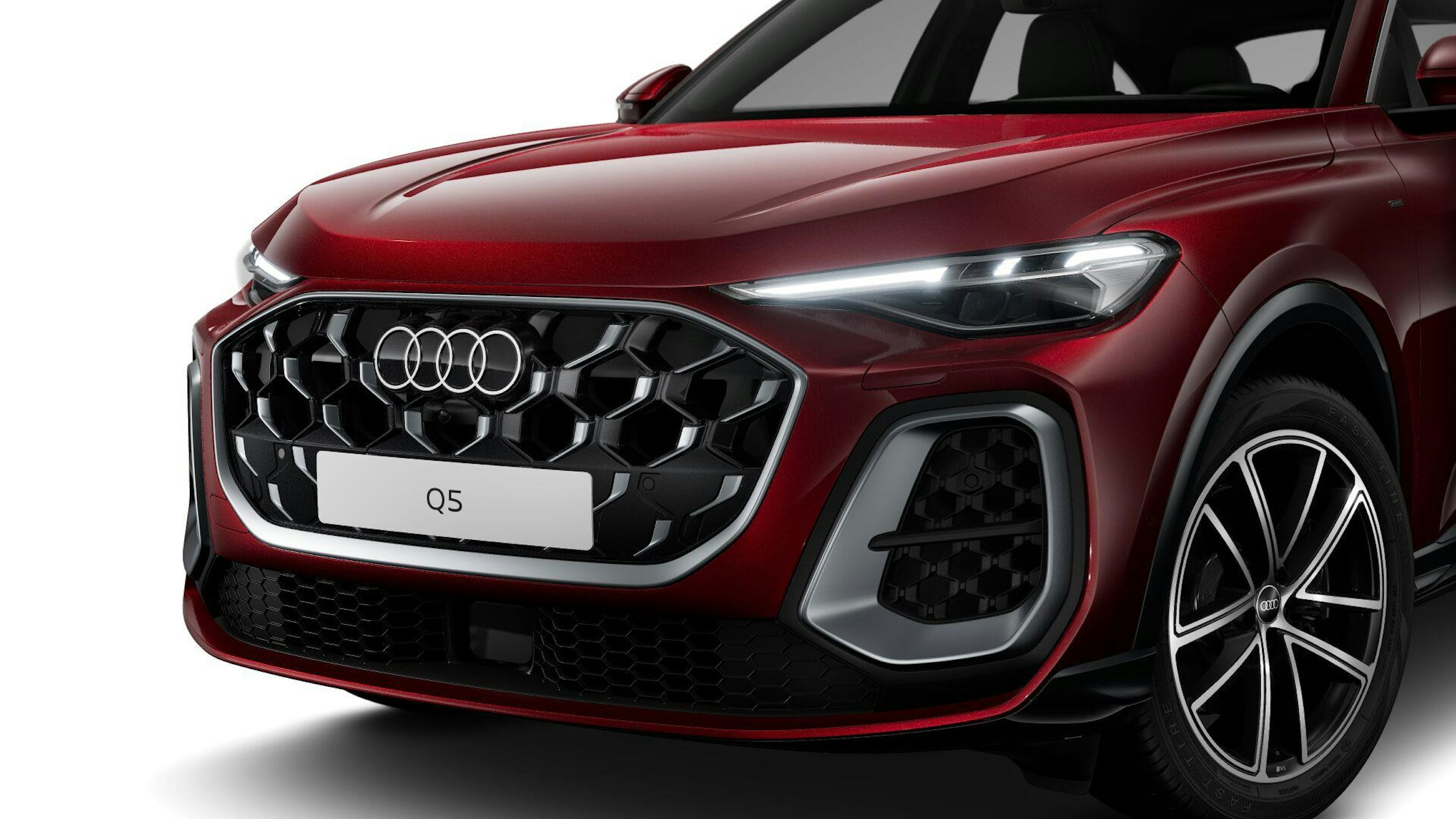 punainen Audi Q5 2025 kuva 2.