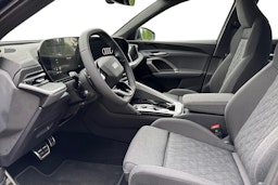 met. sininen Audi Q5 2025 kuva 6.