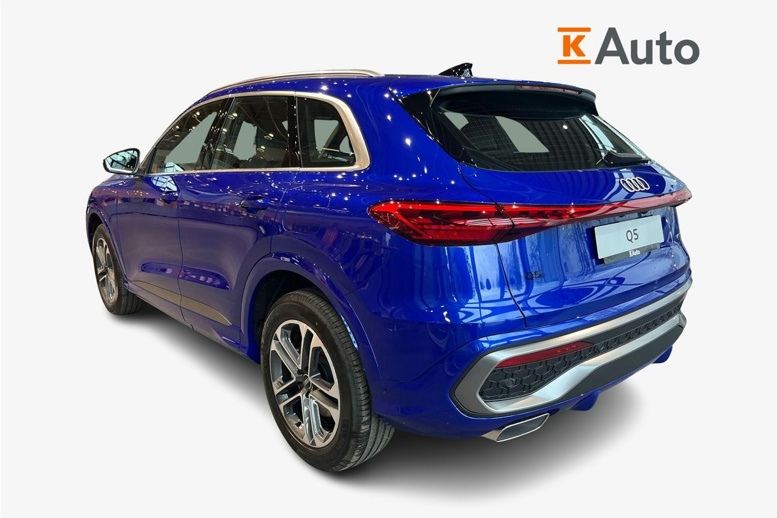 sininen Audi Q5 2025 kuva 2.