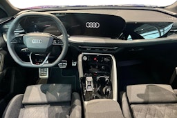 sininen Audi Q5 2025 kuva 7.