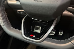 sininen Audi Q5 2025 kuva 13.