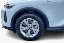 valkoinen Audi Q5 2025 kuva 6.