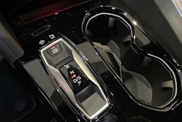 valkoinen Audi Q5 2025 kuva 14.